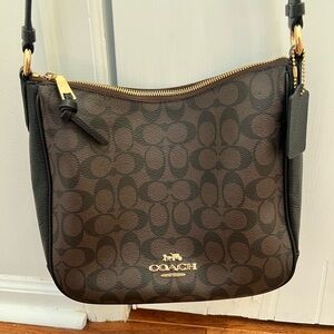 EUC Coach shoulder/cross body bag
